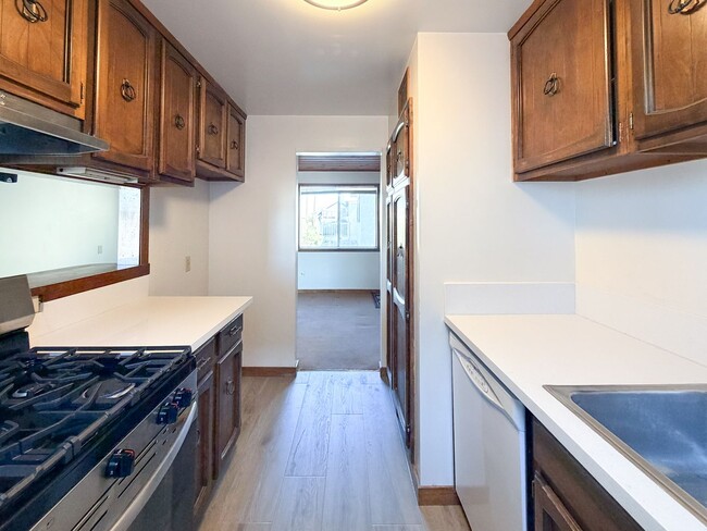 Building Photo - Incredible Value Just Steps from the Sand | 1 Bed 1 Bath Upper Unit  | Silver Strand Beach