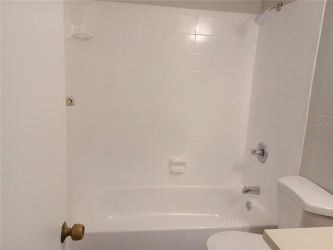 Building Photo - 2190 Knox McRae Dr