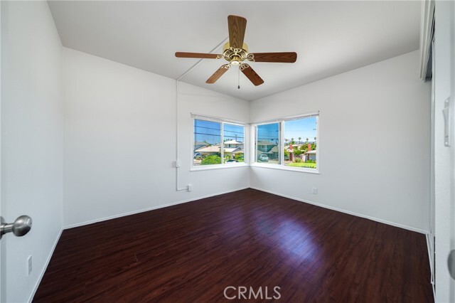 Building Photo - 1530 Elmsford Ave