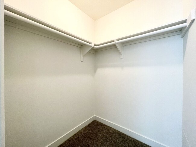 Building Photo - Fully Remodeled Fire Mtn. Townhome w/ Garage!