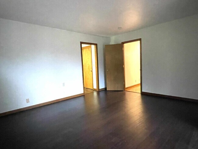 Building Photo - 3 bedroom 3 bath plus a large room downstairs in Lake Wildwood, Penn Valley, CA