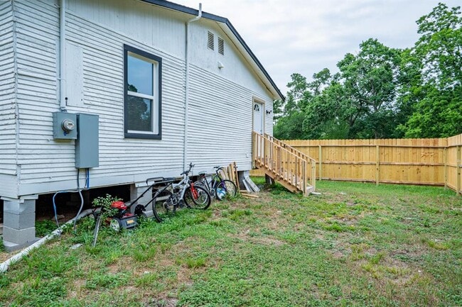 Building Photo - 689 Wilderness Trail