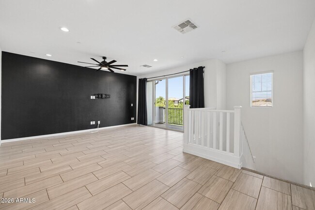 Building Photo - 4631 S Element