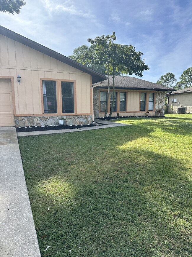 Building Photo - 1296 Sykes Rd SE