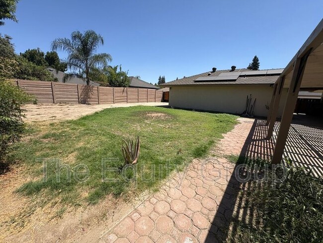 Building Photo - 2322 E Vassar Dr