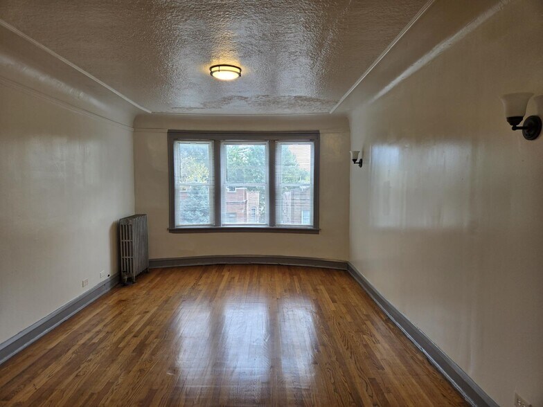 Building Photo - 838 N Massasoit Ave