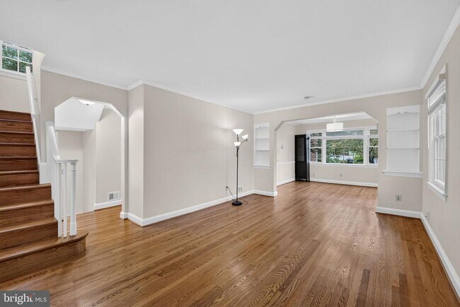 Building Photo - 406 Gilmoure Dr