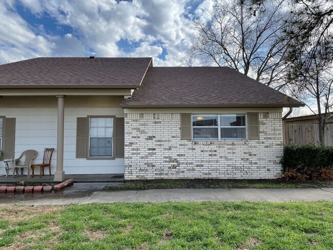 Primary Photo - Charming 1-Bedroom Quad in Fort Worth – 80...