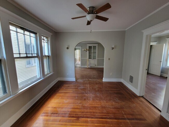 Building Photo - 504 Winthrop Ave