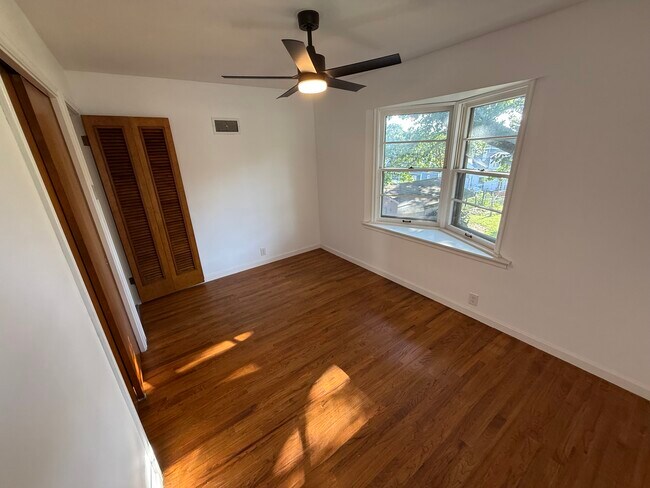Building Photo - 2020 N 61st St