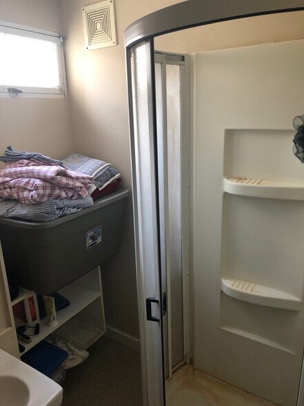 Building Photo - 510 Holcombe St S