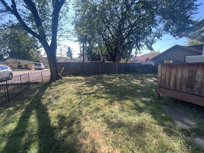 Building Photo - Great Duplex Unit Near Downtown Loveland