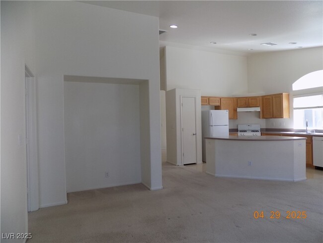 Building Photo - 6375 Salmon Mountain Ave