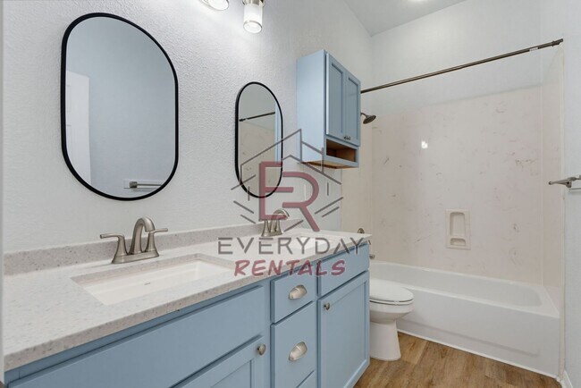 Building Photo - Beautifully renovated 5 Bedroom Home in Harker Heights!