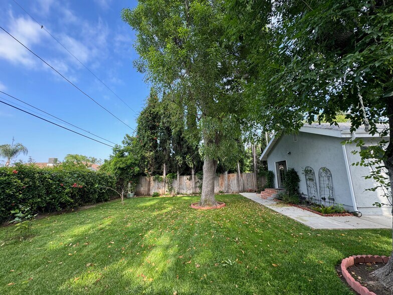 Building Photo - 18043 Martha St