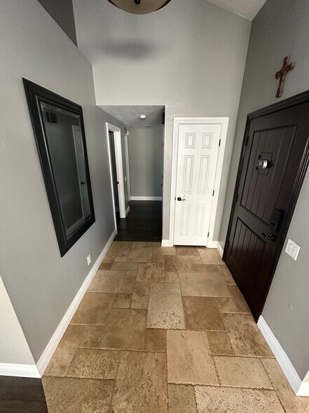 Building Photo - 4176 Minnecota Dr