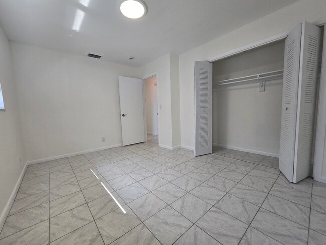 Building Photo - 800 Ibis Way