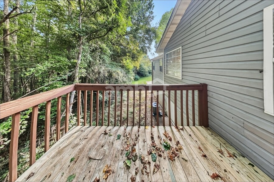 Building Photo - 302 Christian Ct