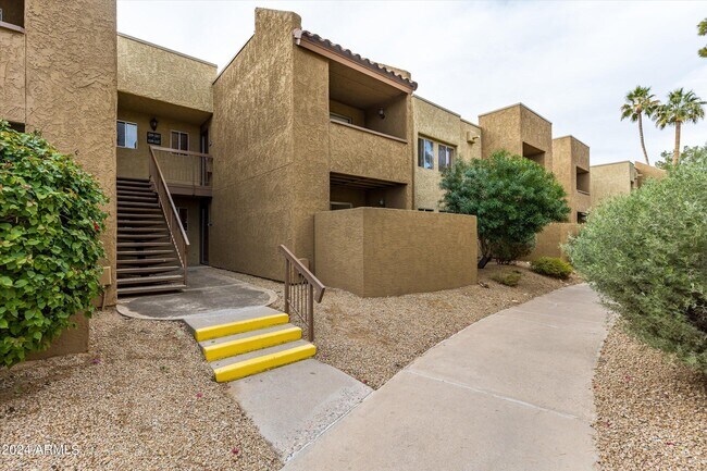 Building Photo - 5877 N Granite Reef Rd