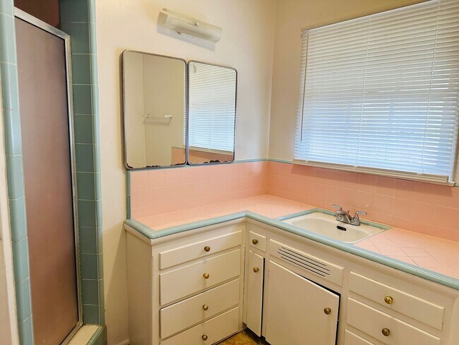 Building Photo - Single-Story Home on a Large Lot in Redlands