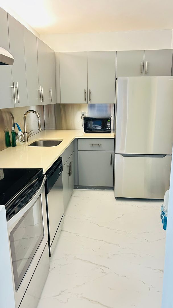 Building Photo - Stunning Waterfront One-Bedroom Apartment with Spectacular Views!