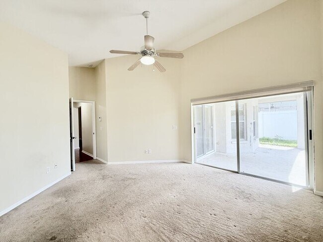 Building Photo - 27519 Sky Lake Cir