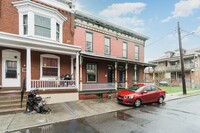 Building Photo - 3 Bedroom 1.5  Bath home in Harrisburg PA