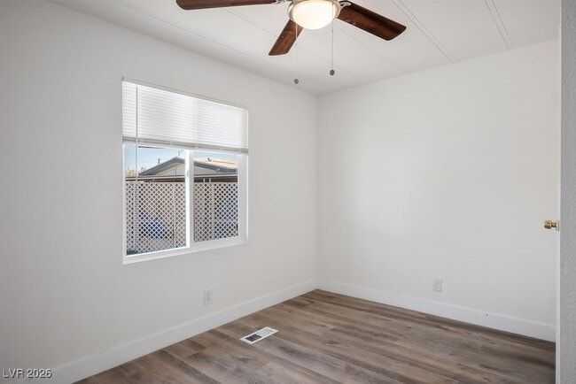 Building Photo - 2879 Green Tree Ave