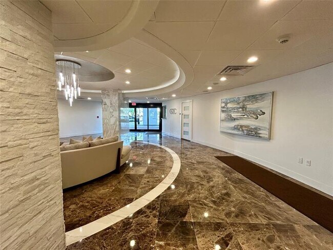 Building Photo - 3800 Galt Ocean Dr