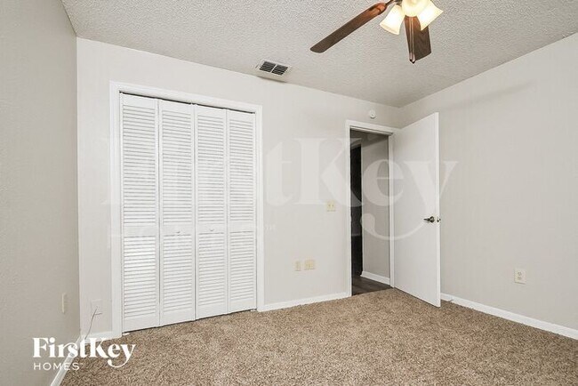 Building Photo - 1050 Walt Williams Rd