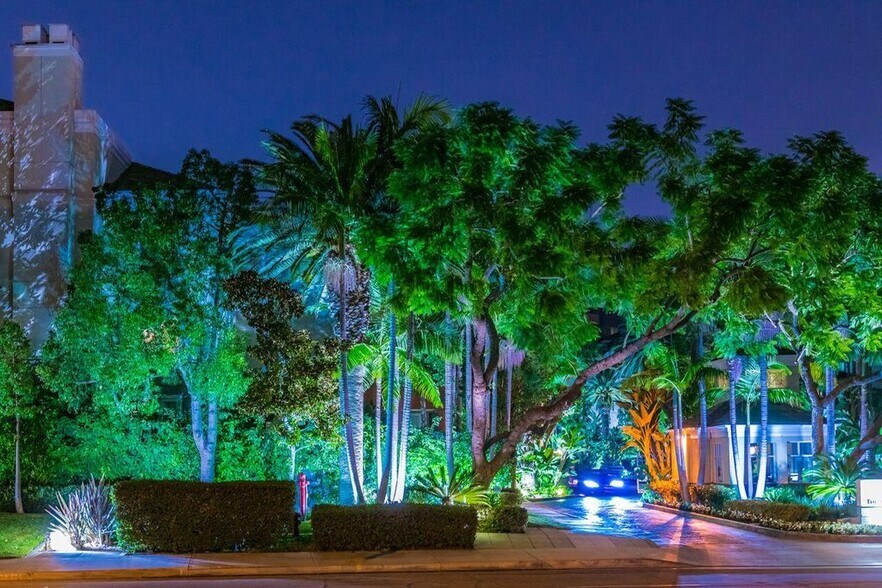 Building Photo - 2243 Martin