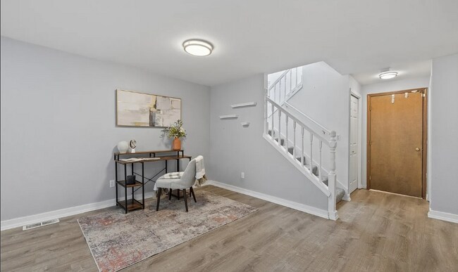 Building Photo - Kent East hill Condo townhome in Village at Single Creek - 3 bedroom 2.5 bath and 2 car garage. A...