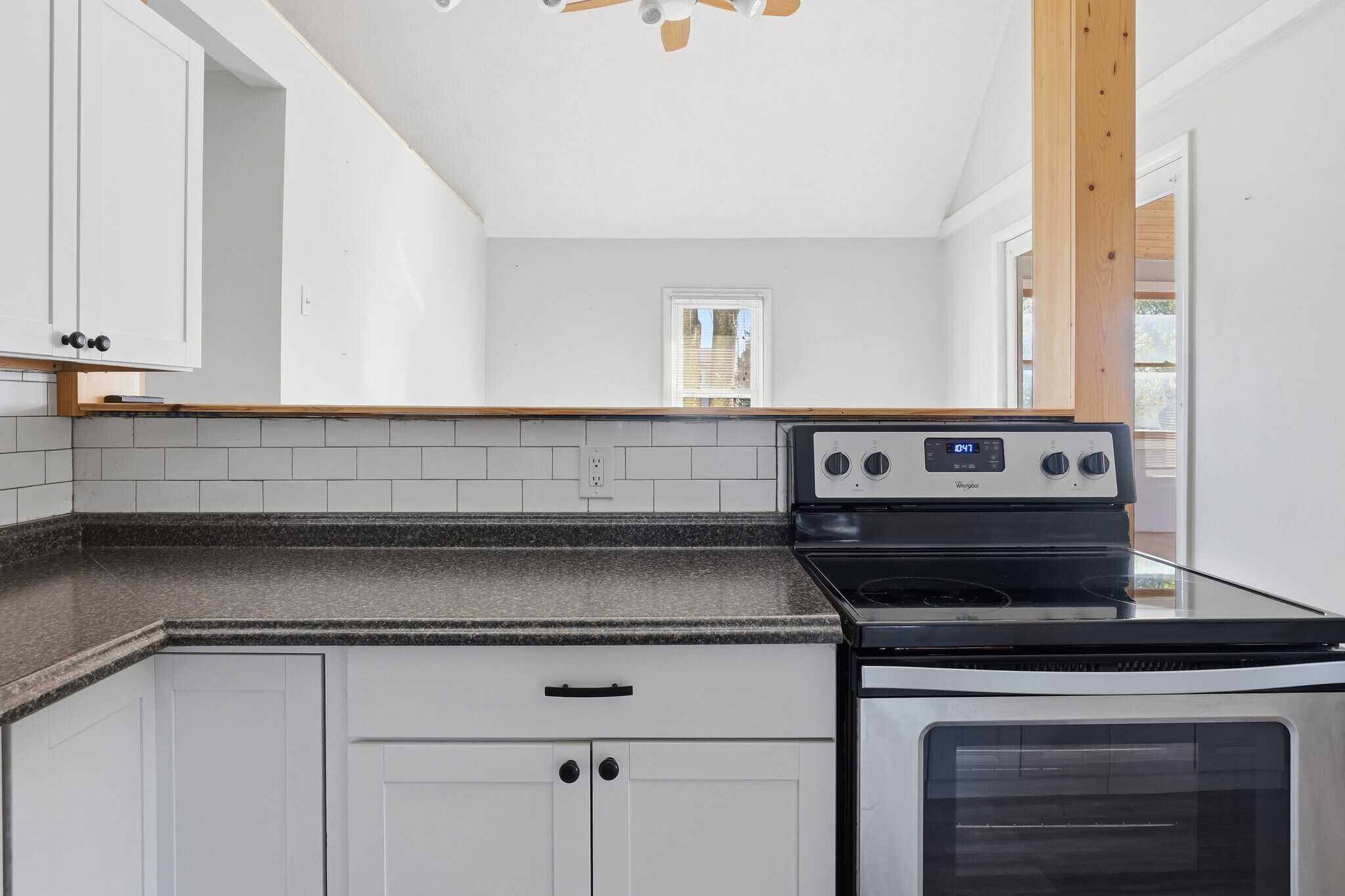 Kitchen - 216 W William St