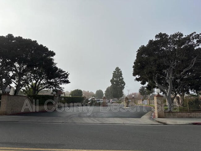 Building Photo - 16542 Blackbeard Ln