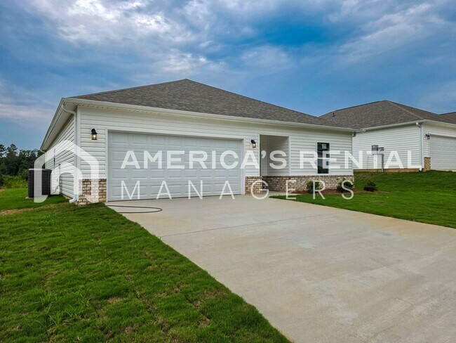 Building Photo - Modern Living in Brookwood Station!