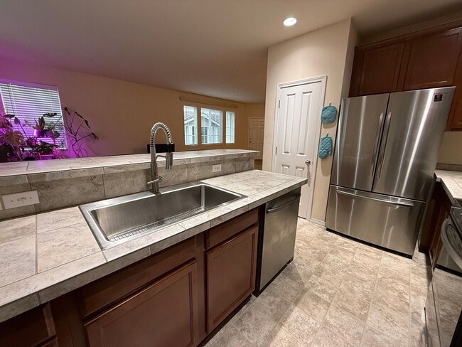 Building Photo - 3 Bedroom DuPont Condo for Rent