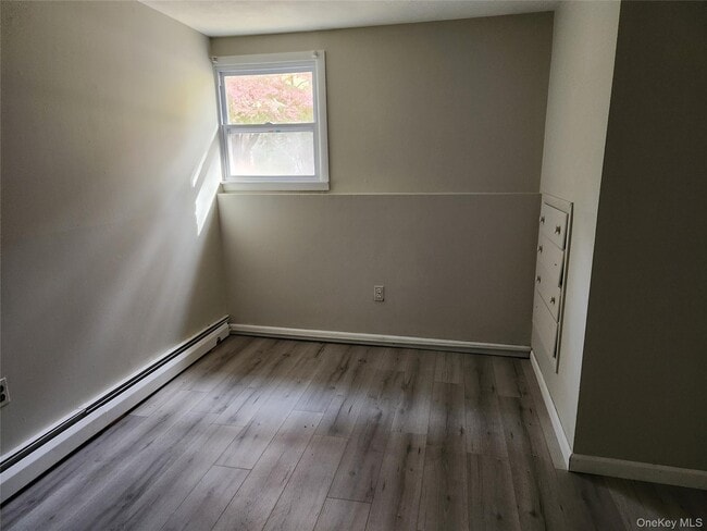 Building Photo - 4 Norman Dr