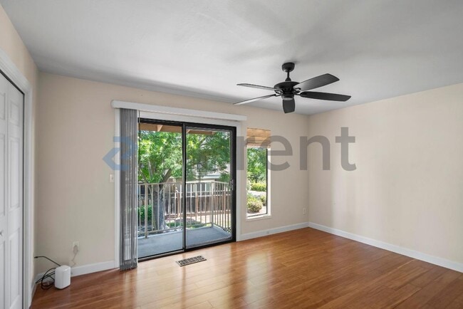 Building Photo - Unit