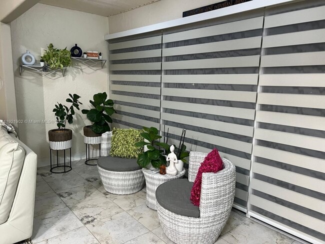 Building Photo - 9446 SW 140th Ct