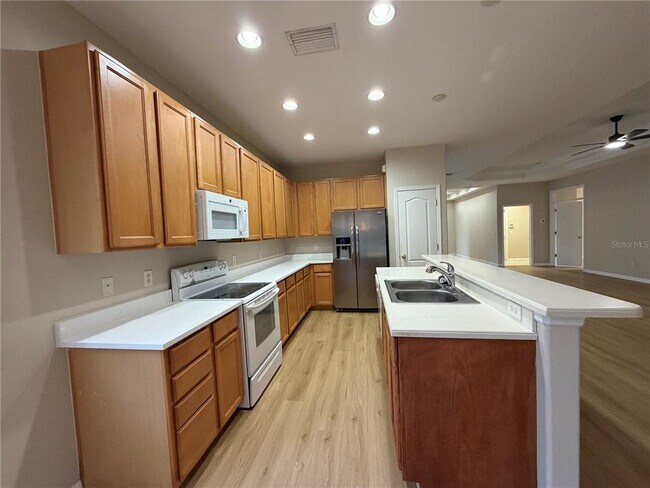 Building Photo - 12418 24th St E