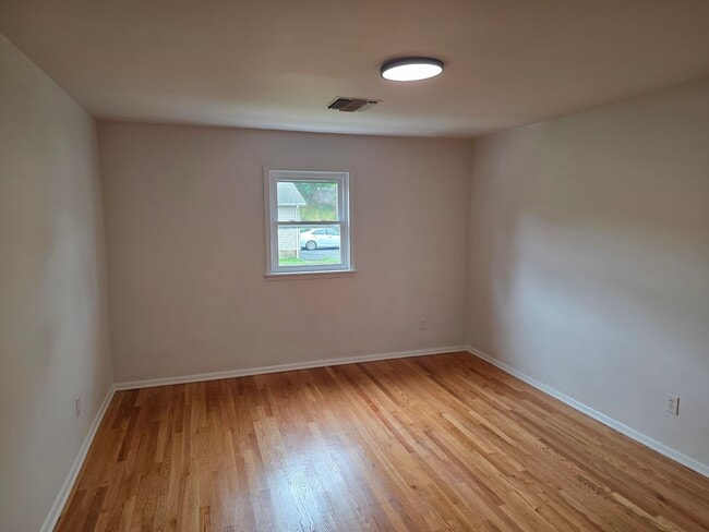 Building Photo - 2811 W 28th St