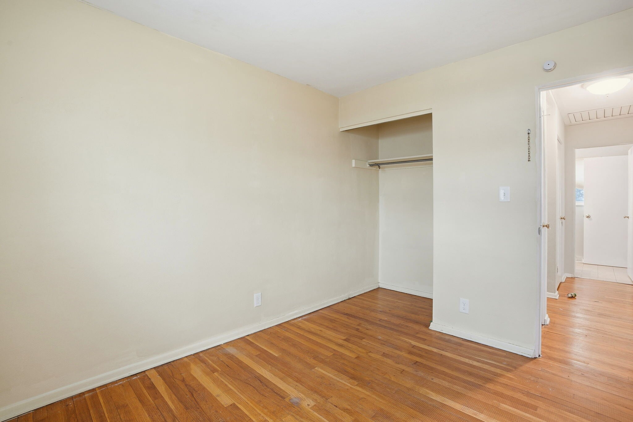 Building Photo - 704 Carlsbad Rd