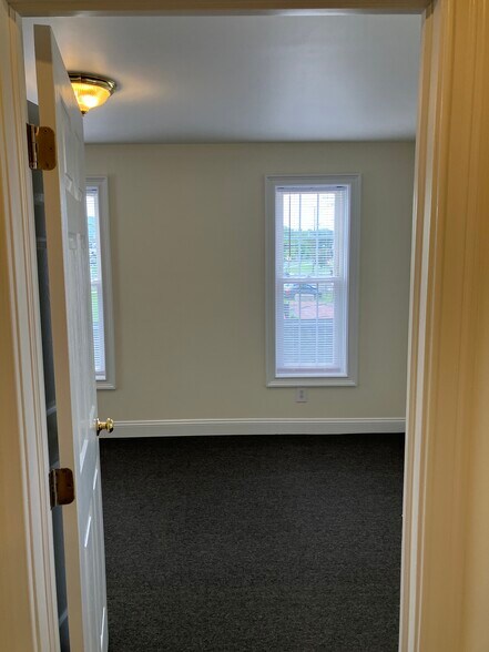 Building Photo - 509 Pine St