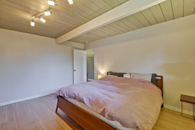 Building Photo - 4BD/2BA Cupertino Gem with Modern Upgrades!