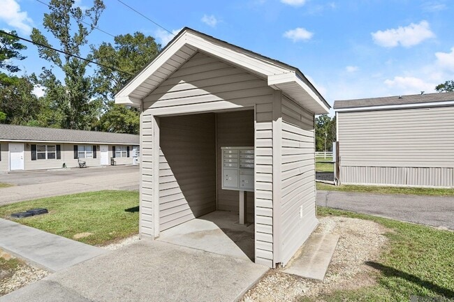 Building Photo - 27848 Frindik Ln