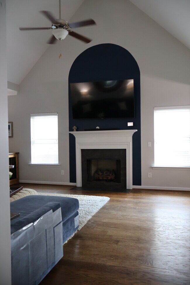 Building Photo - 2043 Springfield Dr