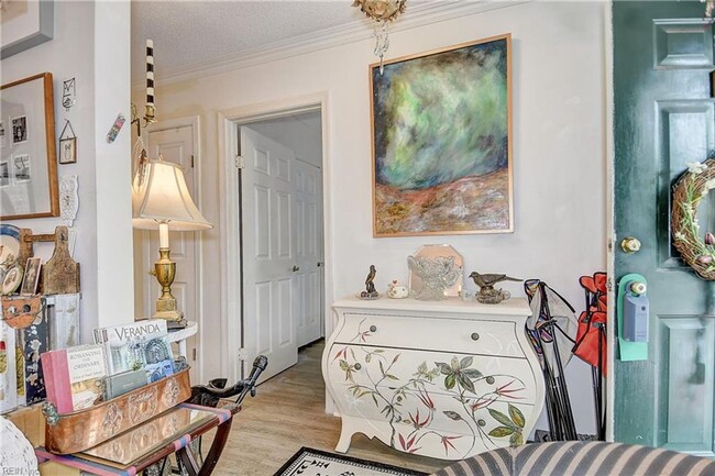 Building Photo - Ghent on the Square