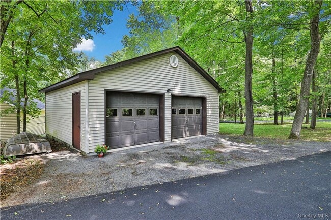 Building Photo - 36 Ten Broeck Ln