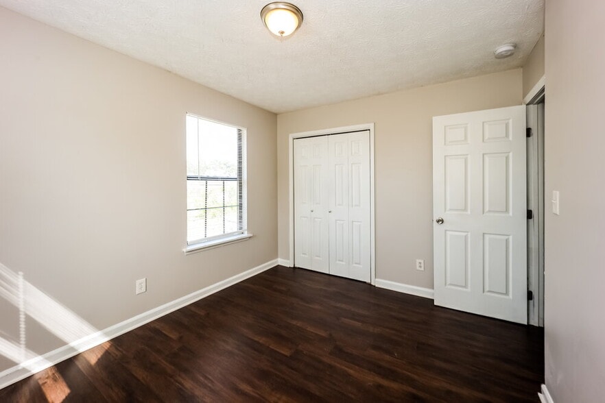 Building Photo - 8272 Canyon Forge Dr