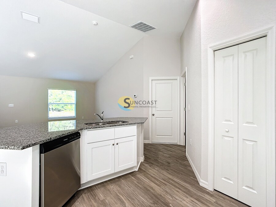 Building Photo - 587 Marion Oaks Pass
